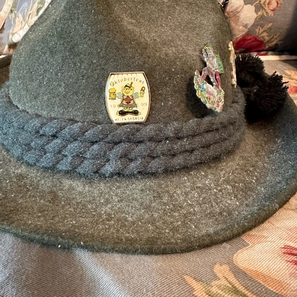 Genuine Vintage Tyrolean hat purchased in Austria - Picture 2 of 7